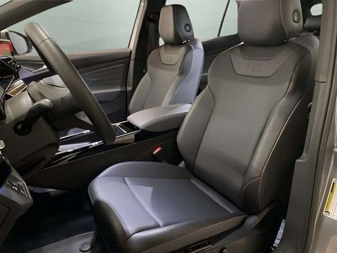 Used 2023 Volkswagen ID.4 S image 60