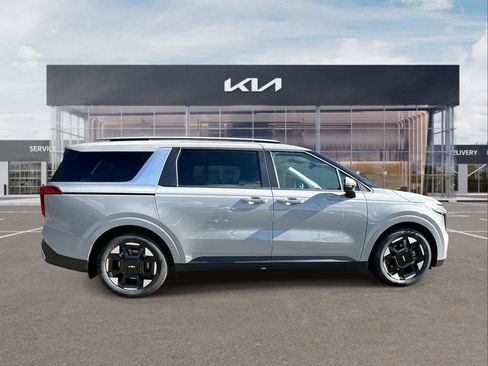 New 2026 Kia Carnival EX image 9