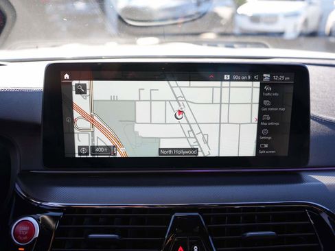 Used 2023 BMW M5 image 25