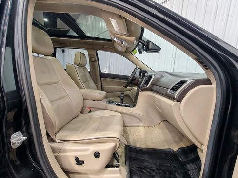 Used 2014 Jeep Grand Cherokee Overland AWD/4WD image 25