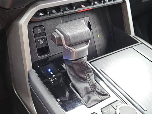 Used 2022 Toyota Tundra Platinum image 12