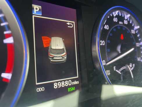 Used 2018 Toyota Highlander XLE image 13