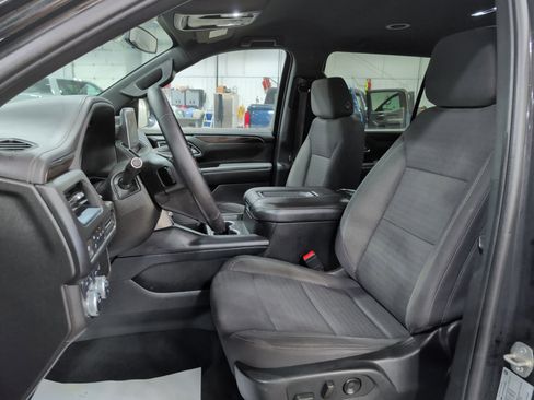 Used 2022 GMC Yukon XL SLE w/ Gmc Pro Safety Plus Package image 7