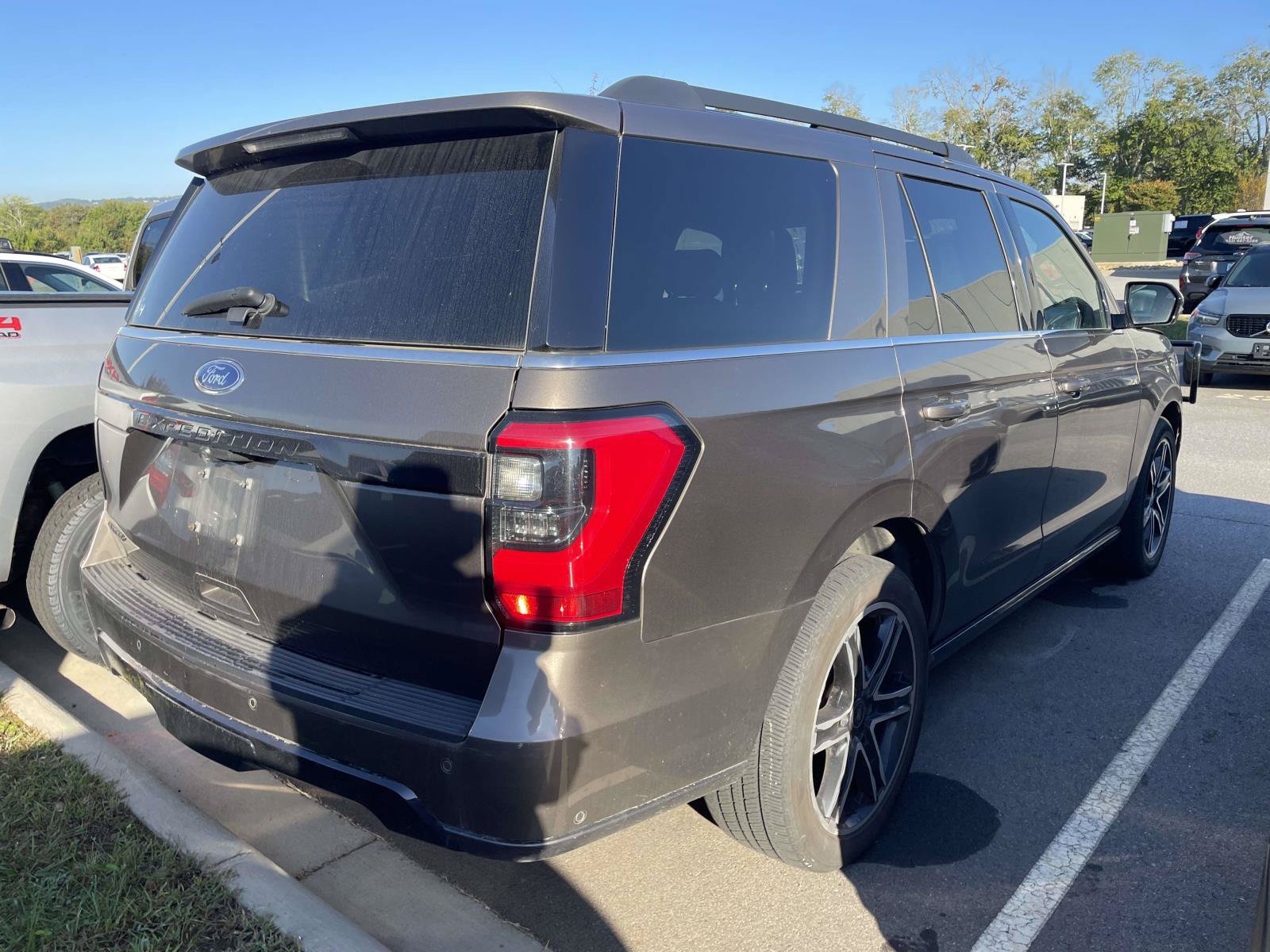 Used 2019 Ford Expedition Limited w/ Equipment Group 303A RWD image 4