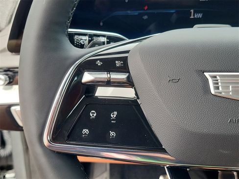 New 2025 Cadillac Optiq Sport 2 image 18