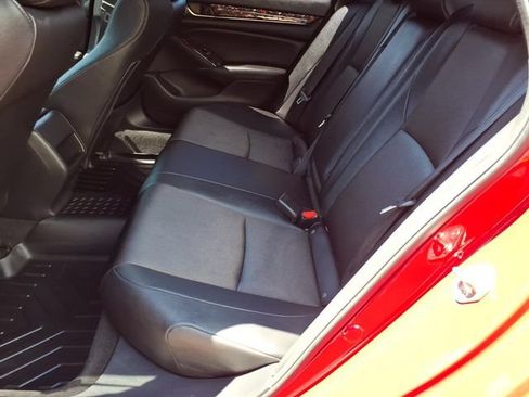 Used 2019 Honda Accord Sport image 11