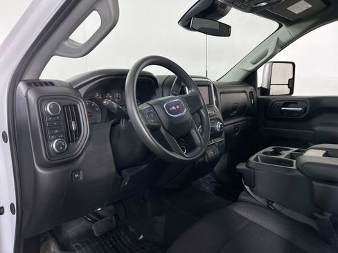 Used 2024 GMC Sierra 2500 Pro image 9