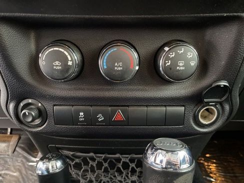 Used 2014 Jeep Wrangler Unlimited Sport w/ Quick Order Package 24S image 29