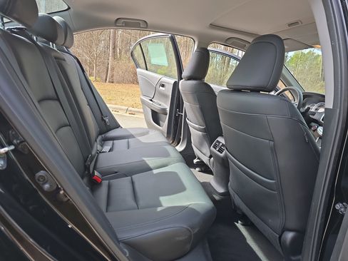 Used 2015 Honda Accord EX-L image 11