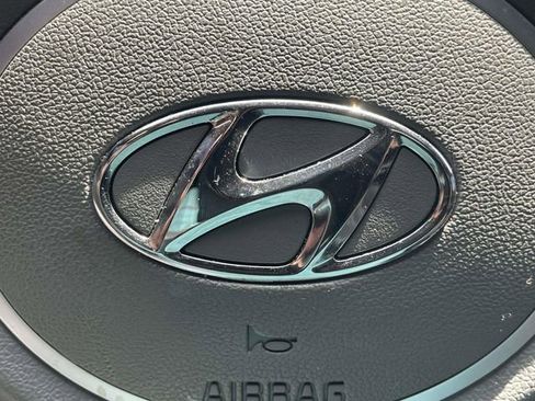 Used 2023 Hyundai Elantra SEL FWD image 22