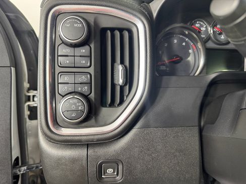 Used 2021 Chevrolet Silverado 1500 LT image 13