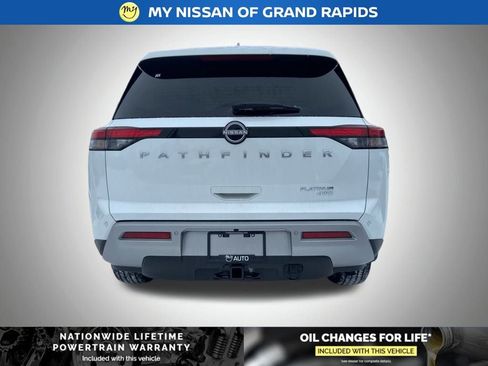 New 2025 Nissan Pathfinder Platinum image 4