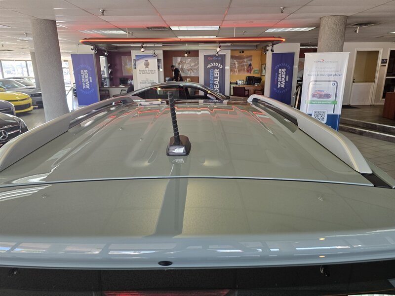 Used 2025 Hyundai Venue SEL FWD image 31
