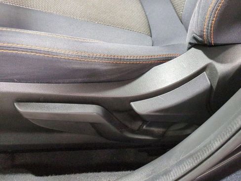 Used 2019 Subaru Crosstrek 2.0i Premium w/ Moonroof Package image 14