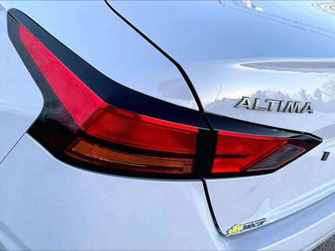 Certified 2024 Nissan Altima 2.5 SR image 31