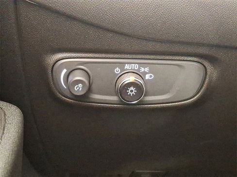 Used 2022 Chevrolet Equinox LT w/ LPO, Floor Liner Package image 23