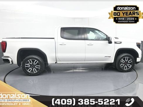 Used 2024 GMC Sierra 1500 AT4 w/ Technology Package AWD/4WD image 2
