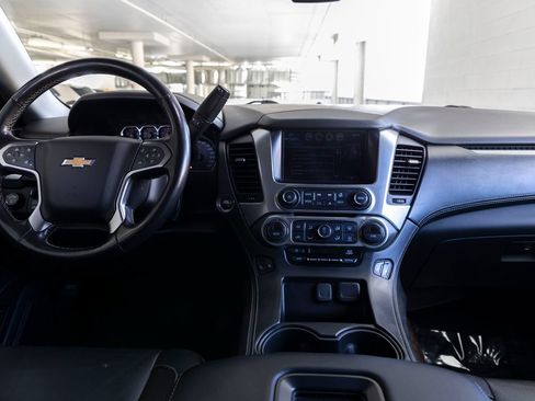 Used 2019 Chevrolet Suburban LT w/ Luxury Package AWD/4WD image 11