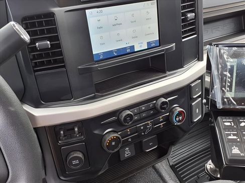 Used 2024 Ford F250 XL image 6