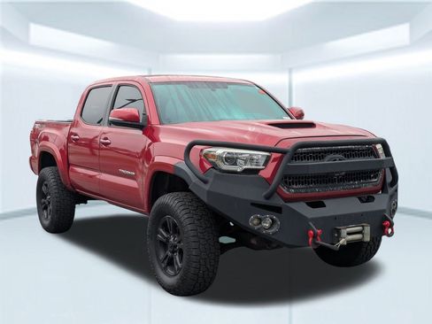 Used 2017 Toyota Tacoma SR5 image 8