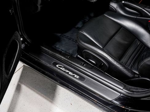 Used 2004 Porsche 911 Carrera RWD image 20
