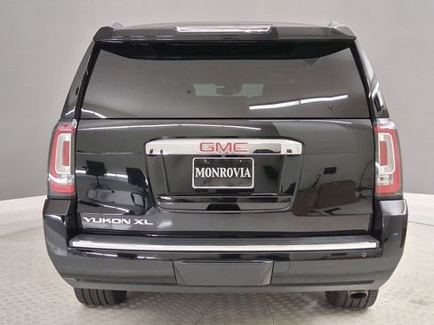 Used 2019 GMC Yukon XL Denali w/ Denali Ultimate Package AWD/4WD image 8