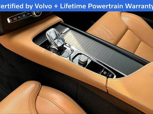 Used 2024 Volvo XC90 B6 Ultimate w/ Lounge Package image 18
