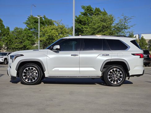 Used 2023 Toyota Sequoia Limited image 3