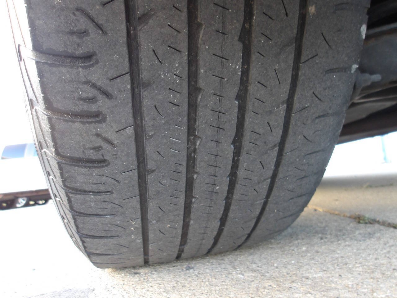 Used 2014 Ford Explorer XLT w/ Equipment Group 202A FWD image 44