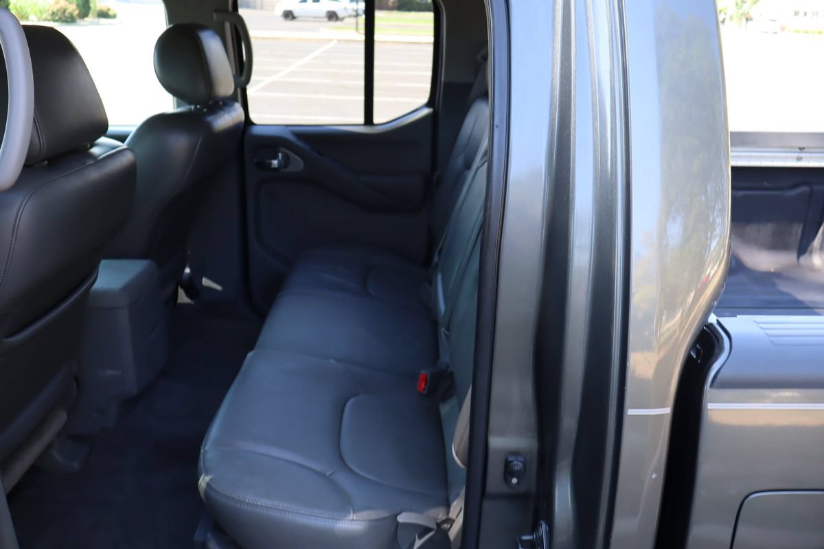 Used 2009 Nissan Frontier LE w/ LE Value Truck Pkg AWD/4WD image 20