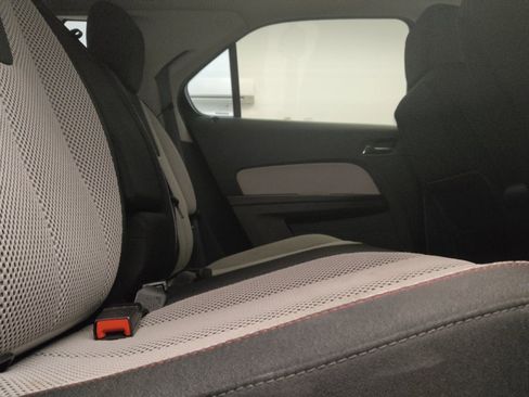 Used 2017 Chevrolet Equinox LS FWD image 19