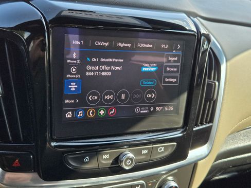Used 2022 Chevrolet Traverse LT FWD image 15