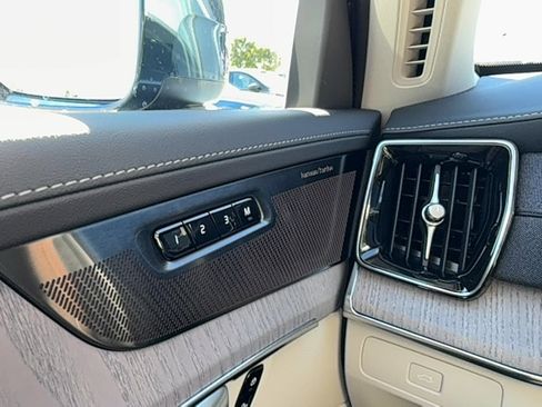 New 2026 Volvo XC90 B6 Ultra w/ Protection Package image 19