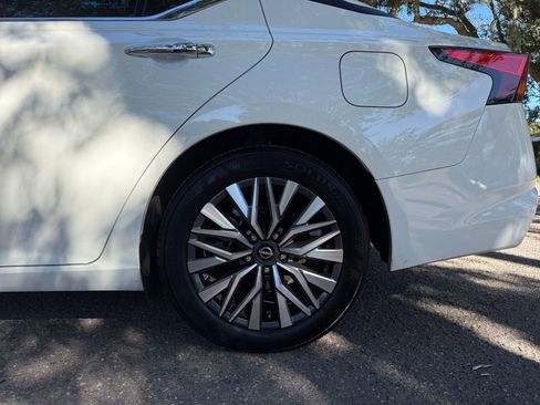 Used 2025 Nissan Altima 2.5 SV image 23