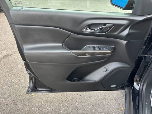 Used 2017 GMC Acadia SLT image 10