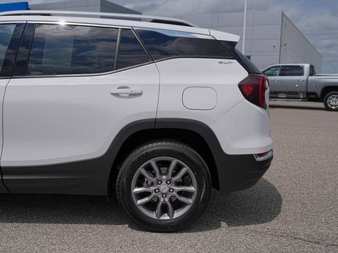 Used 2023 GMC Terrain SLT AWD/4WD image 12