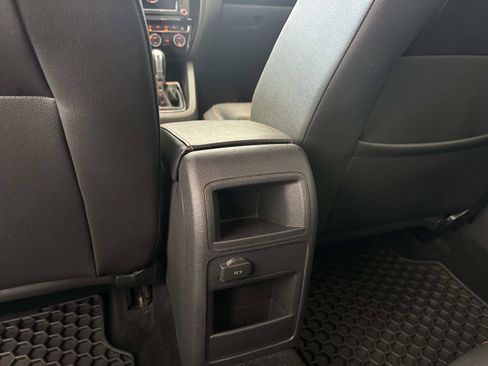 Used 2018 Volkswagen Jetta GLI FWD image 17