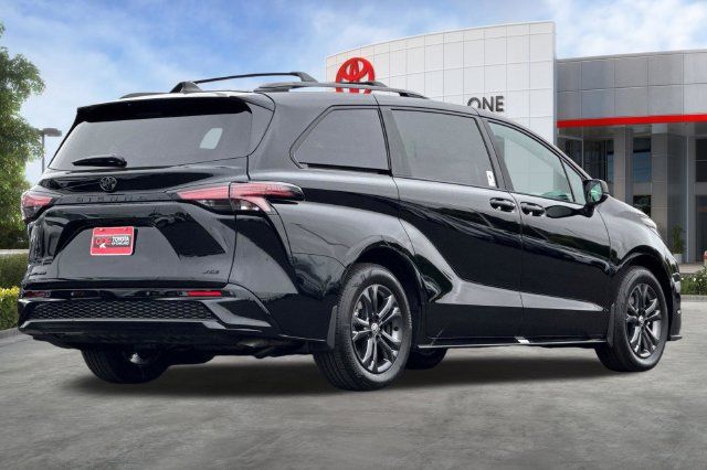 Certified 2026 Toyota Sienna XSE AWD/4WD image 5