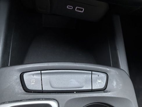 Used 2025 Chevrolet Trax LS w/ LS Convenience Package image 18