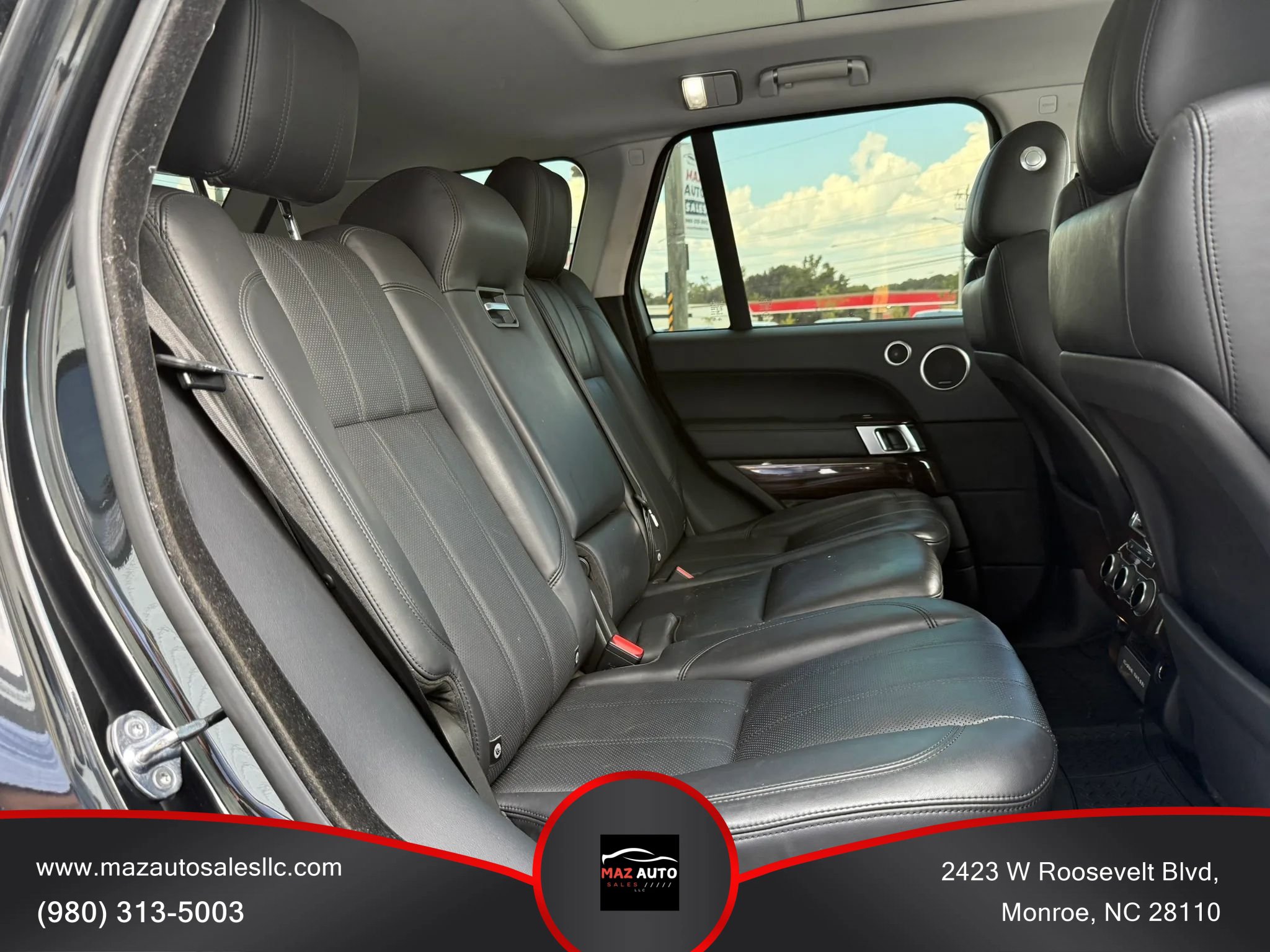 Used 2017 Land Rover Range Rover HSE AWD/4WD image 14