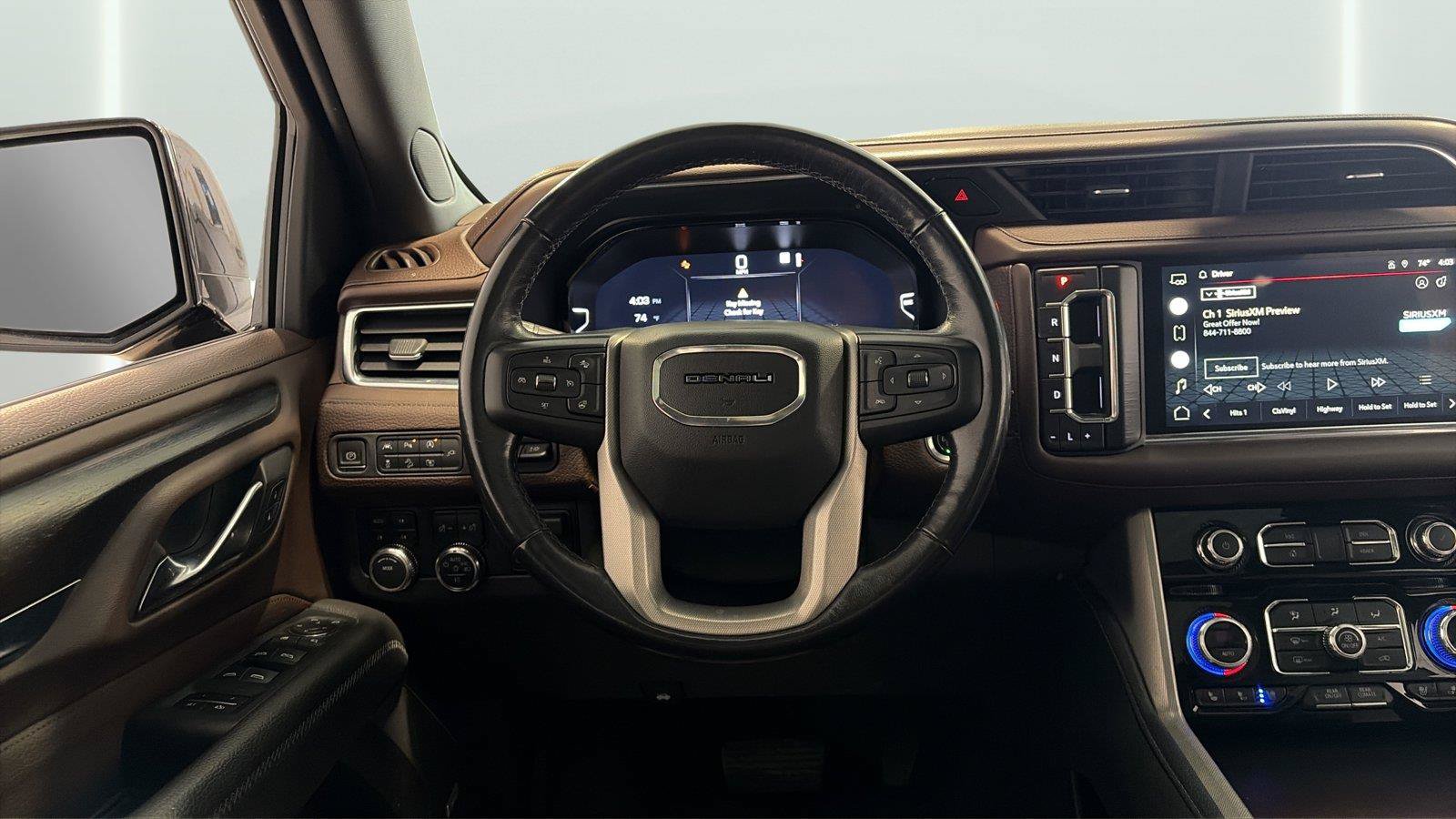 Used 2022 GMC Yukon Denali w/ Denali Premium Package AWD/4WD image 12
