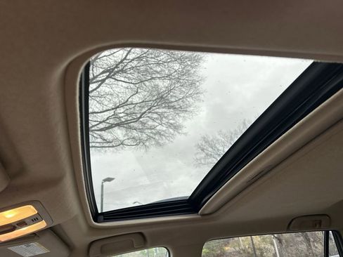 Used 2011 Toyota RAV4 Limited w/ Limited Extra Value Pkg image 8