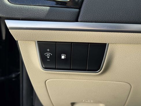 Used 2018 Kia Stinger RWD image 17