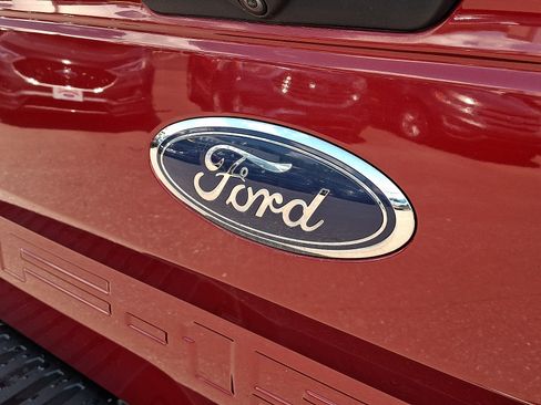 Certified 2019 Ford F150 XLT w/ Equipment Group 302A Luxury AWD/4WD image 31