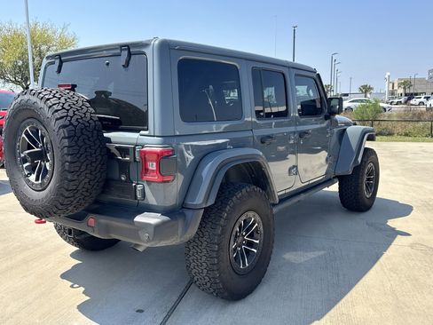 Used 2025 Jeep Wrangler Unlimited Rubicon image 11