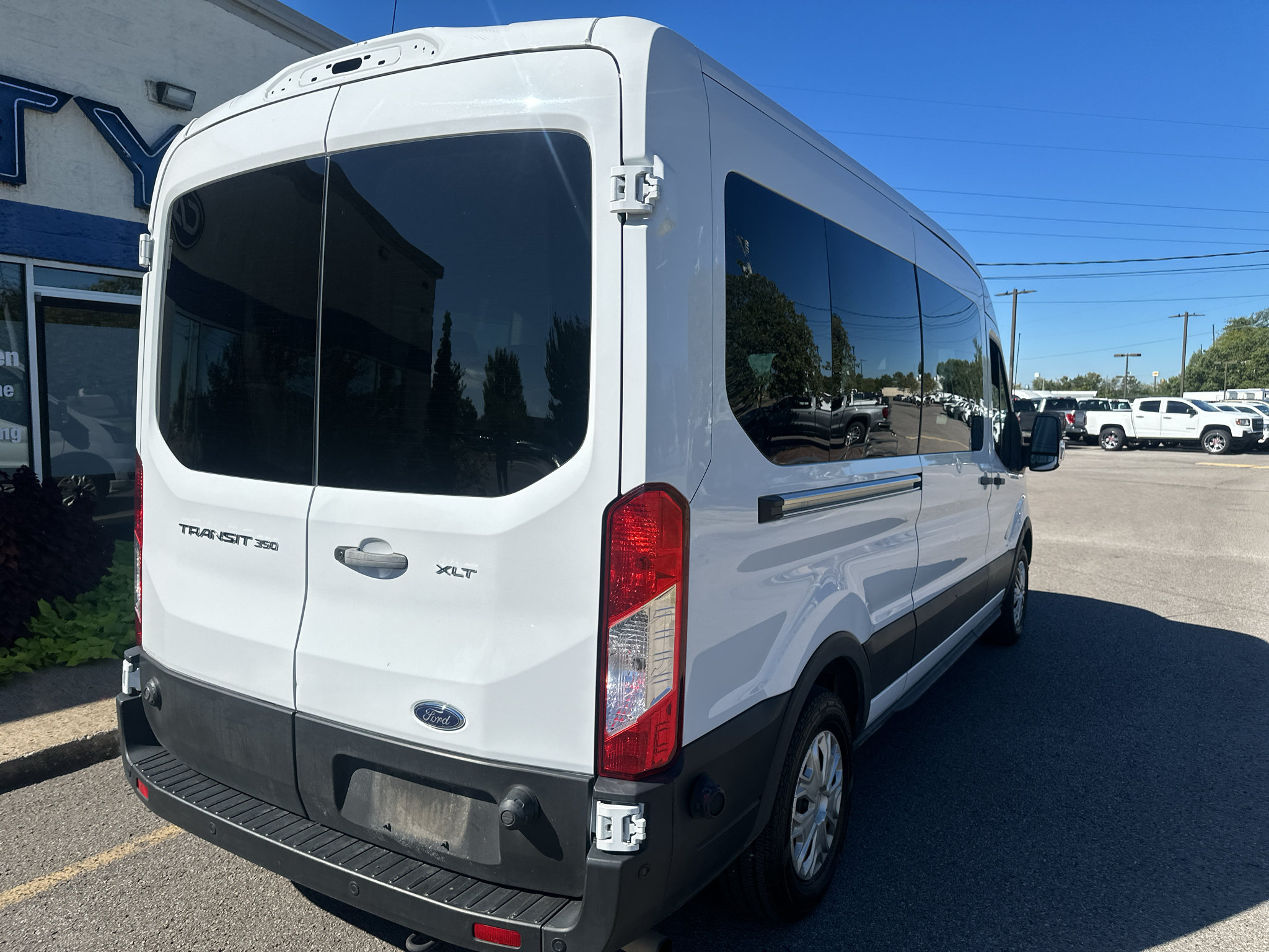 Used 2024 Ford Transit 350 XLT RWD image 4