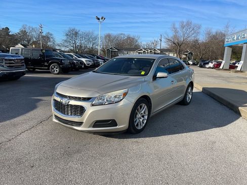 Used 2016 Chevrolet Malibu LT w/ Power Convenience Package image 4