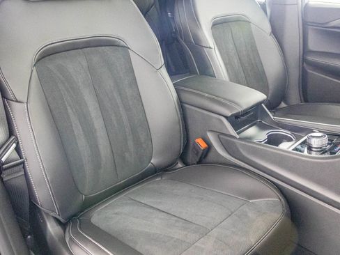 New 2025 Jeep Grand Cherokee Altitude image 37