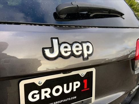 Used 2017 Jeep Grand Cherokee Limited AWD/4WD image 31