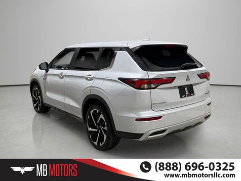 Used 2023 Mitsubishi Outlander SE AWD/4WD image 7